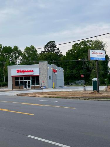 Exterior photo of Walgreens Pine Bluff